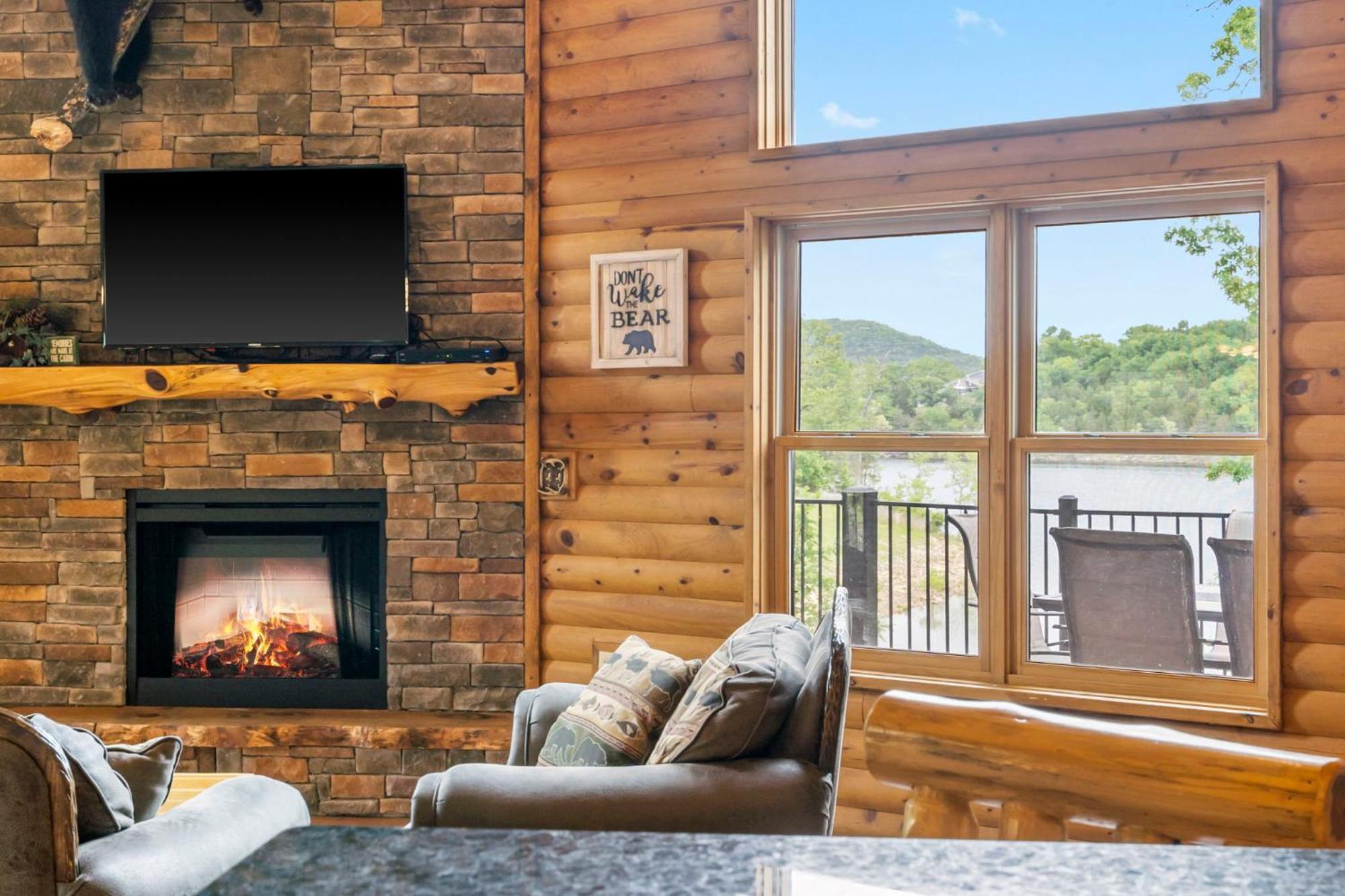 Luxury Lakefront Chalet Resort 2 Pools Free Amenities Dock Kayaks Waterslide Lampe Exterior photo